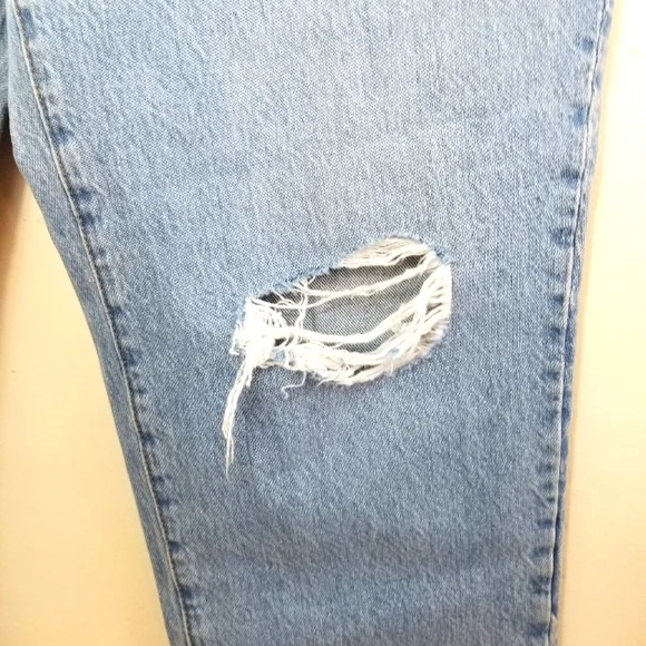 MADEWELL The Perfect Vintage Jean in Grandbay Wash: Ripped Edition - Picture 9 of 14